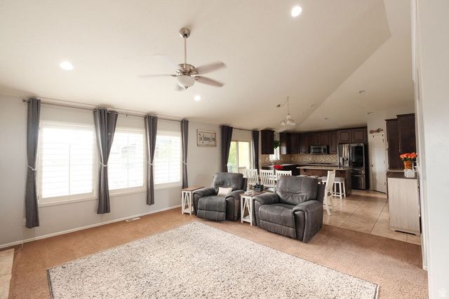 1806 S 3525 W CIR, Syracuse, UT 84075