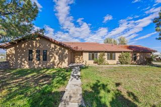 1018 Tesuque Court, Santa Fe, NM 87532