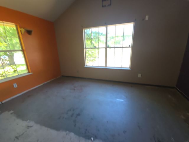 609 Bryan Street, Weatherford, TX 76086