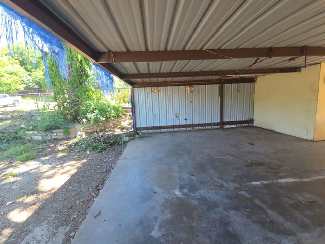 609 Bryan Street, Weatherford, TX 76086