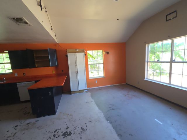 609 Bryan Street, Weatherford, TX 76086