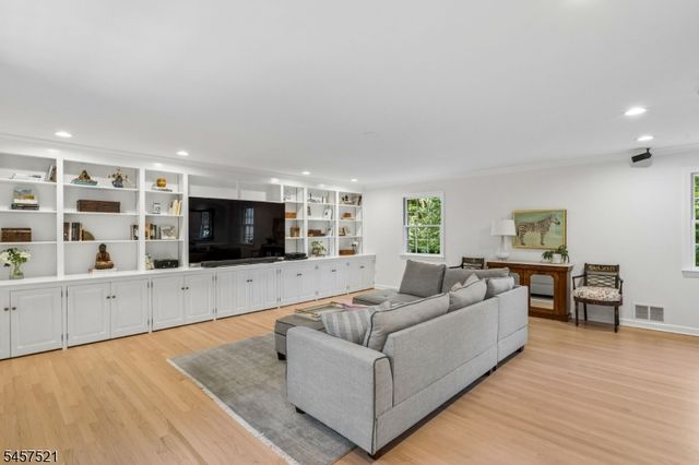 123 Green Ave, Madison Boro, NJ 07940