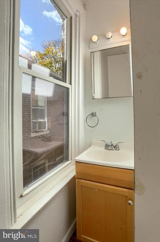 831 LINDEN AVE, York, PA 17404