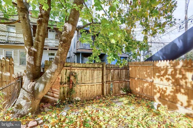 831 LINDEN AVE, York, PA 17404