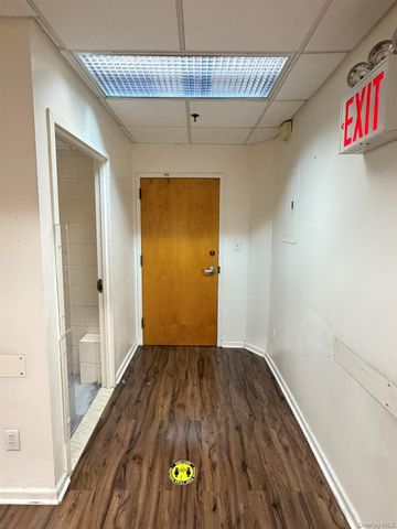 133-47 Sanford Avenue 1H, Flushing, NY 11355