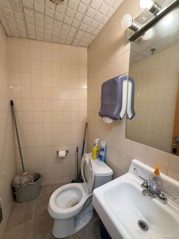 133-47 Sanford Avenue 1H, Flushing, NY 11355