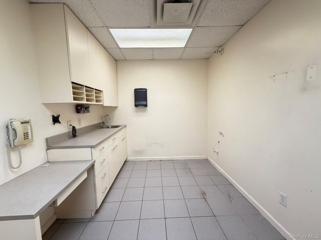 133-47 Sanford Avenue 1H, Flushing, NY 11355