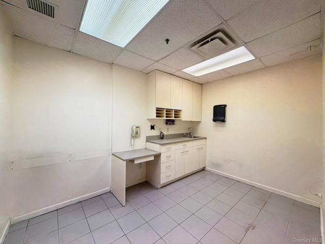 133-47 Sanford Avenue 1H, Flushing, NY 11355