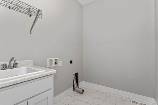 861 82nd Court, West Des Moines, IA 50266