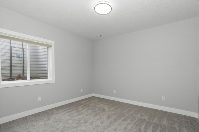 861 82nd Court, West Des Moines, IA 50266