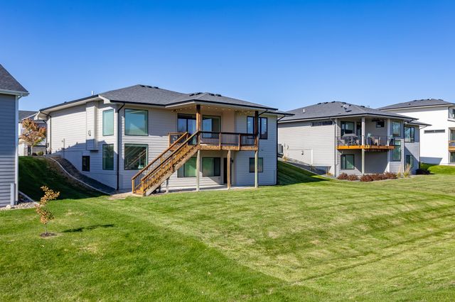 861 82nd Court, West Des Moines, IA 50266