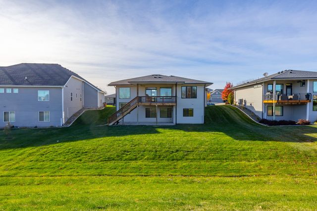 861 82nd Court, West Des Moines, IA 50266