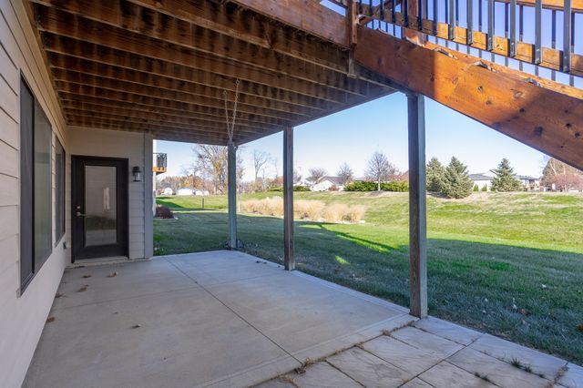 861 82nd Court, West Des Moines, IA 50266