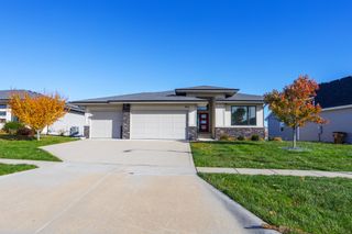 861 82nd Court, West Des Moines, IA 50266