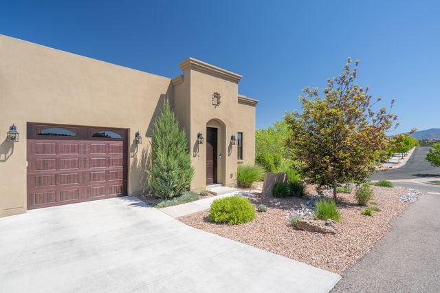 2901 Viale Court, Santa Fe, NM 87505