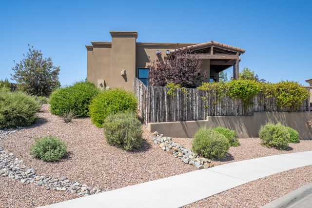 2901 Viale Court, Santa Fe, NM 87505