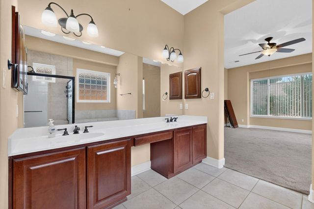 190 Zuni River Circle SW, Los Lunas, NM 87031