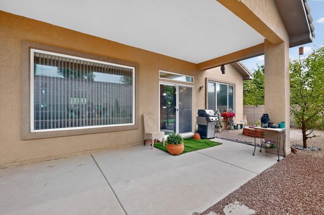 190 Zuni River Circle SW, Los Lunas, NM 87031