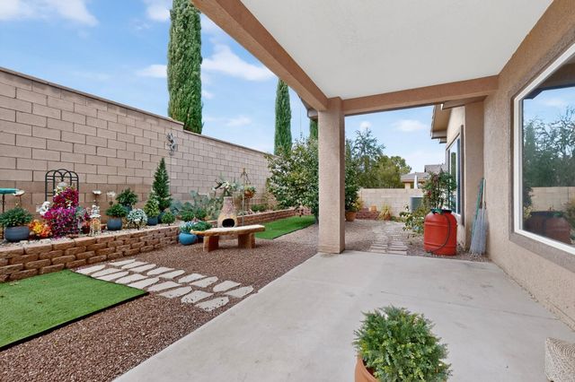 190 Zuni River Circle SW, Los Lunas, NM 87031