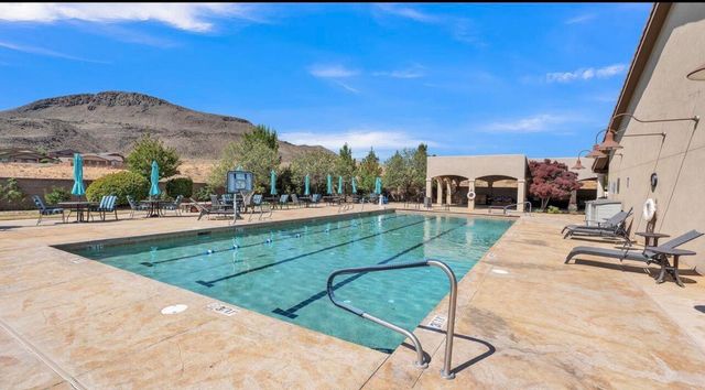 190 Zuni River Circle SW, Los Lunas, NM 87031