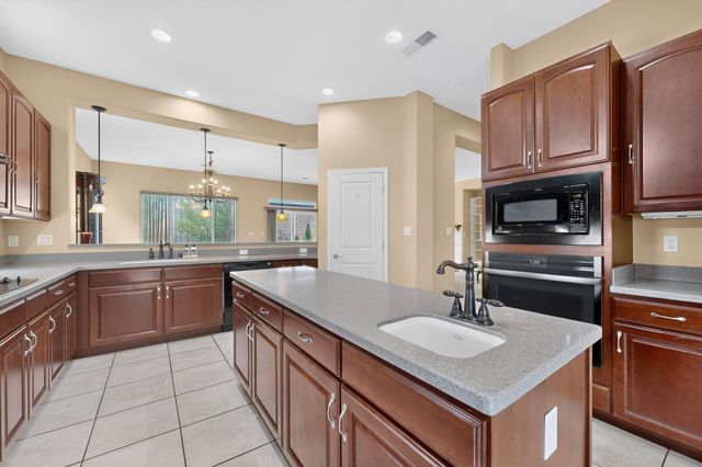 190 Zuni River Circle SW, Los Lunas, NM 87031
