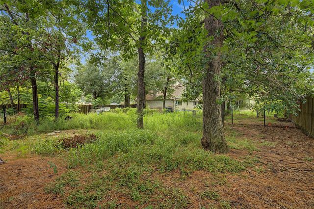 12103 Hawthorne Drive, Montgomery, TX 77356