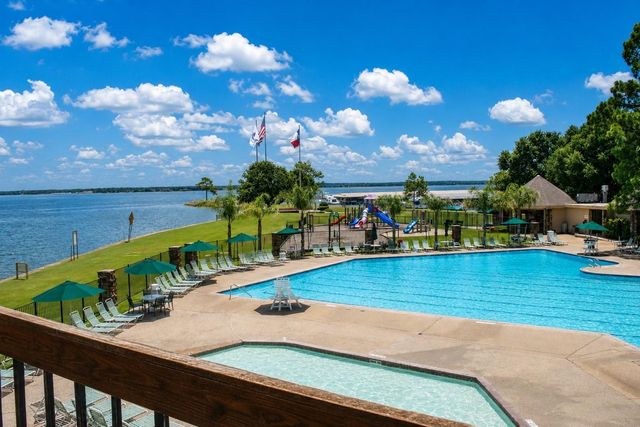 12103 Hawthorne Drive, Montgomery, TX 77356