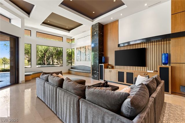 2 Castle Oaks Court, Las Vegas, NV 89141