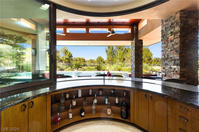 2 Castle Oaks Court, Las Vegas, NV 89141