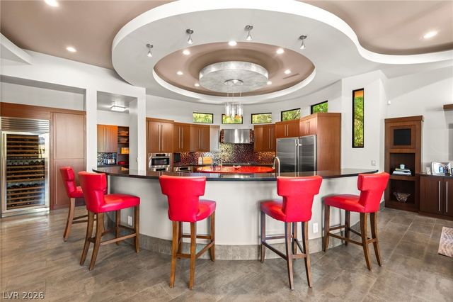 2 Castle Oaks Court, Las Vegas, NV 89141