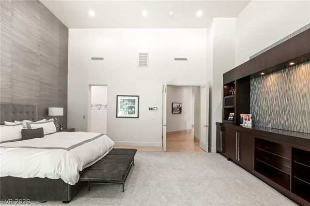 2 Castle Oaks Court, Las Vegas, NV 89141