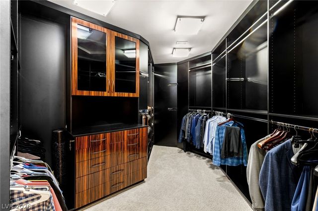 2 Castle Oaks Court, Las Vegas, NV 89141