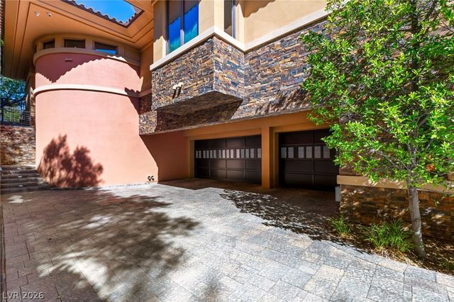 2 Castle Oaks Court, Las Vegas, NV 89141