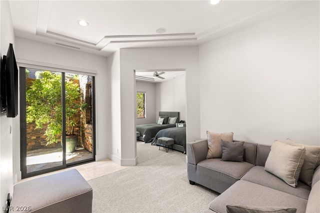 2 Castle Oaks Court, Las Vegas, NV 89141