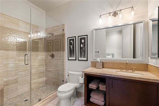 2 Castle Oaks Court, Las Vegas, NV 89141