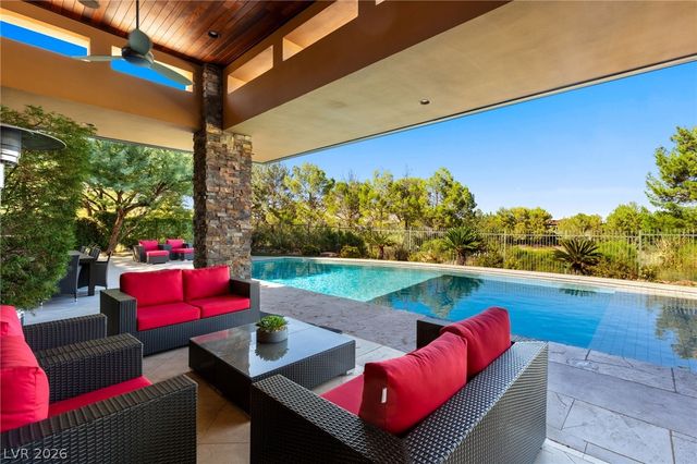 2 Castle Oaks Court, Las Vegas, NV 89141