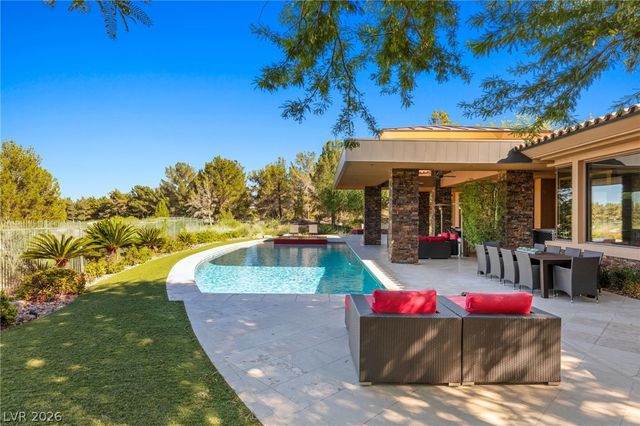 2 Castle Oaks Court, Las Vegas, NV 89141