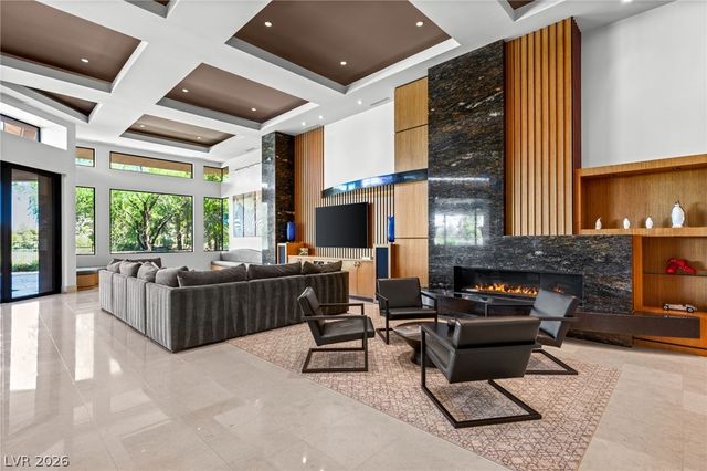 2 Castle Oaks Court, Las Vegas, NV 89141