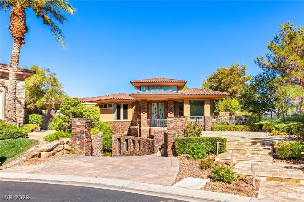 2 Castle Oaks Court, Las Vegas, NV 89141