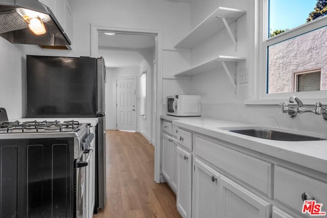 3330 Caroline Avenue D, Culver City, CA 90232