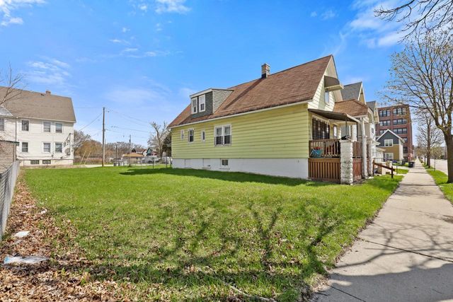 526 W Hadley STREET, Milwaukee, WI 53212