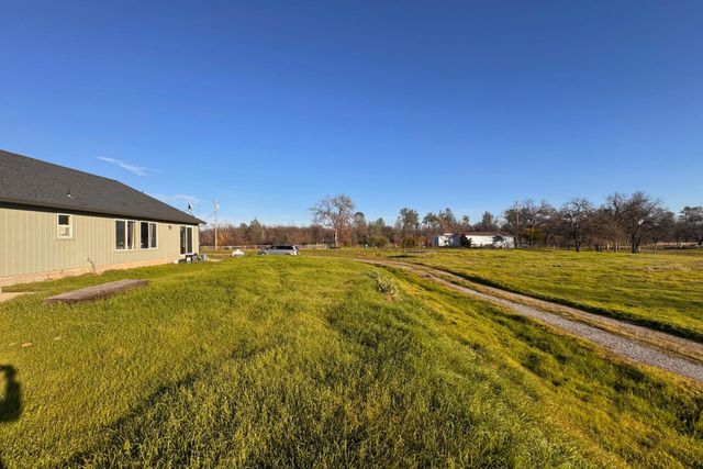 21193 El Toro Lane, Redding, CA 96003