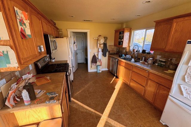 21193 El Toro Lane, Redding, CA 96003