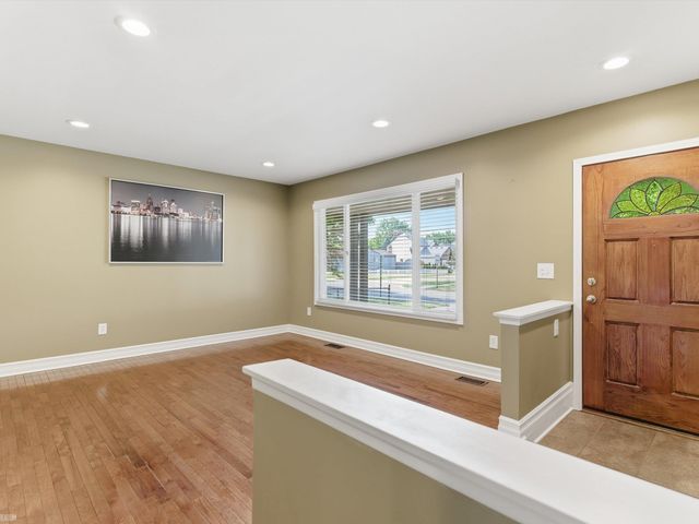 2497 Avalon Drive, Troy, MI 48083