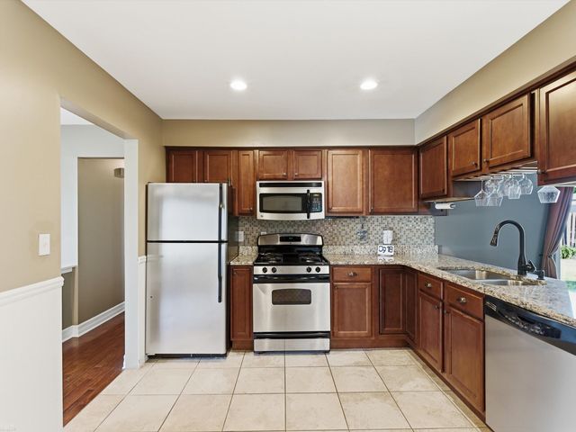 2497 Avalon Drive, Troy, MI 48083