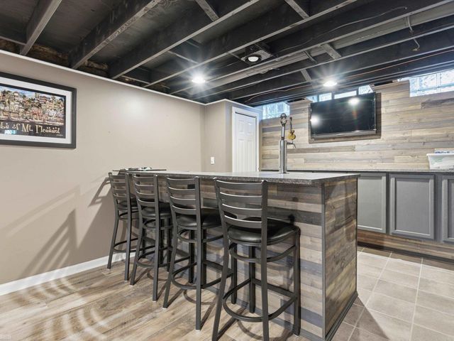 2497 Avalon Drive, Troy, MI 48083