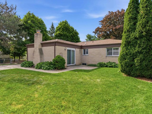 2497 Avalon Drive, Troy, MI 48083