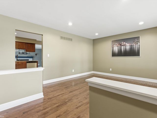 2497 Avalon Drive, Troy, MI 48083