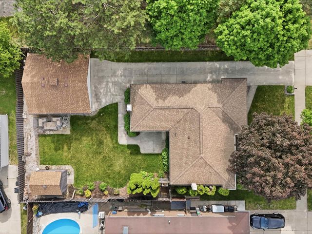 2497 Avalon Drive, Troy, MI 48083