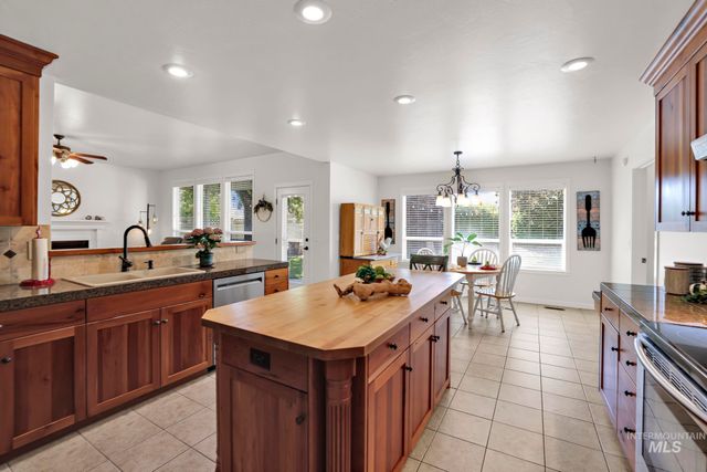 663 Cento Ct, Twin Falls, ID 83301